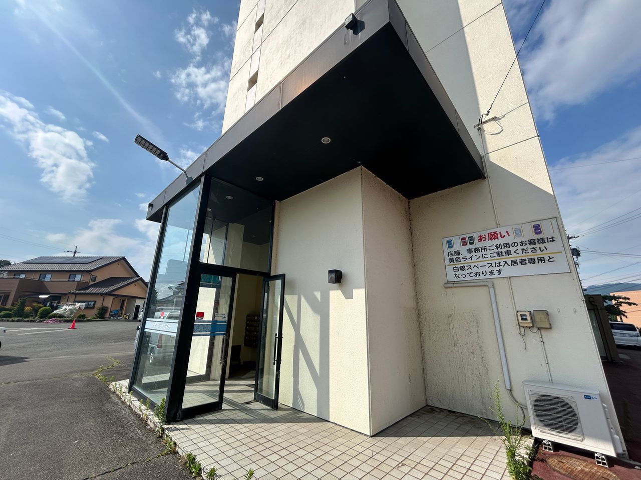 建物入り口
