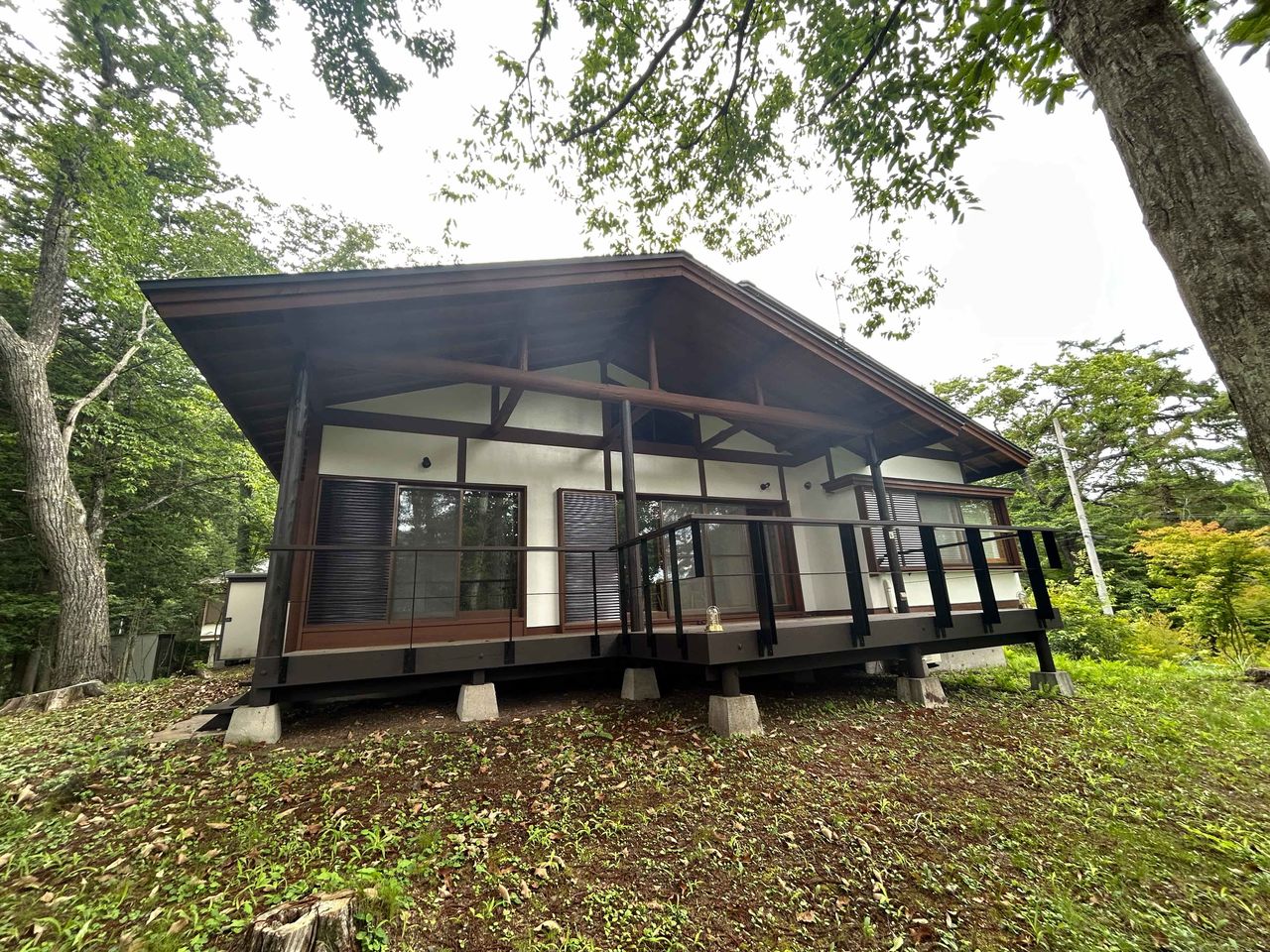 敷地から見た建物