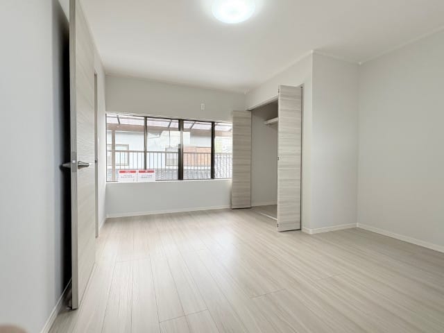 2階 洋室約9帖