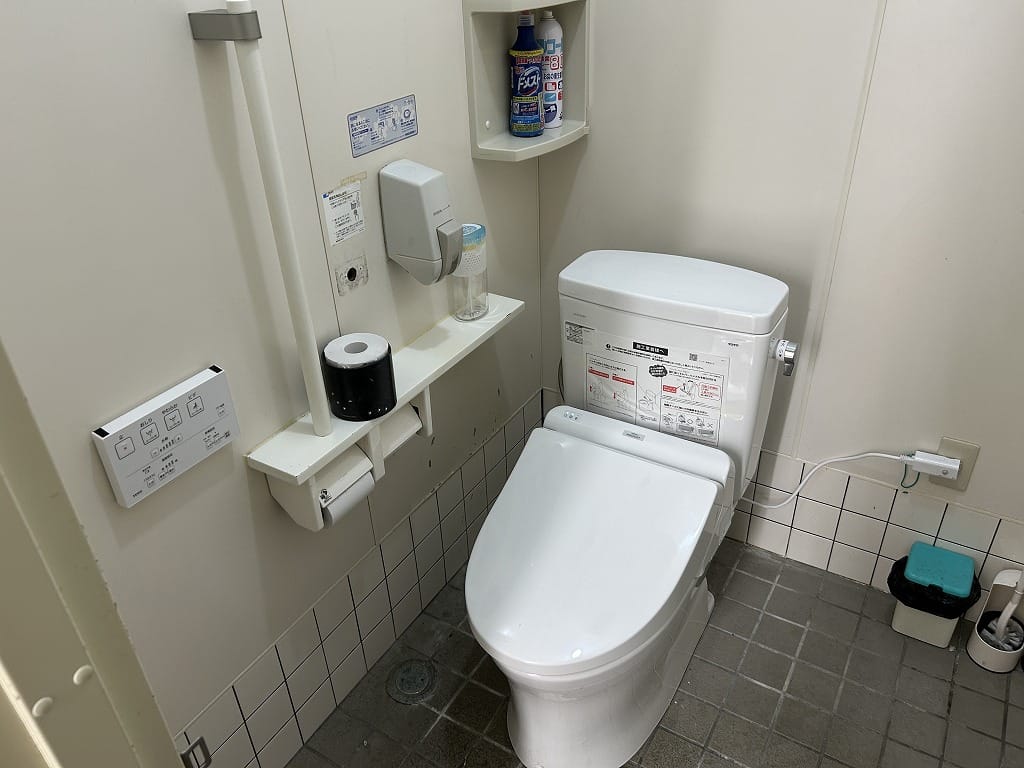 トイレは共同です。