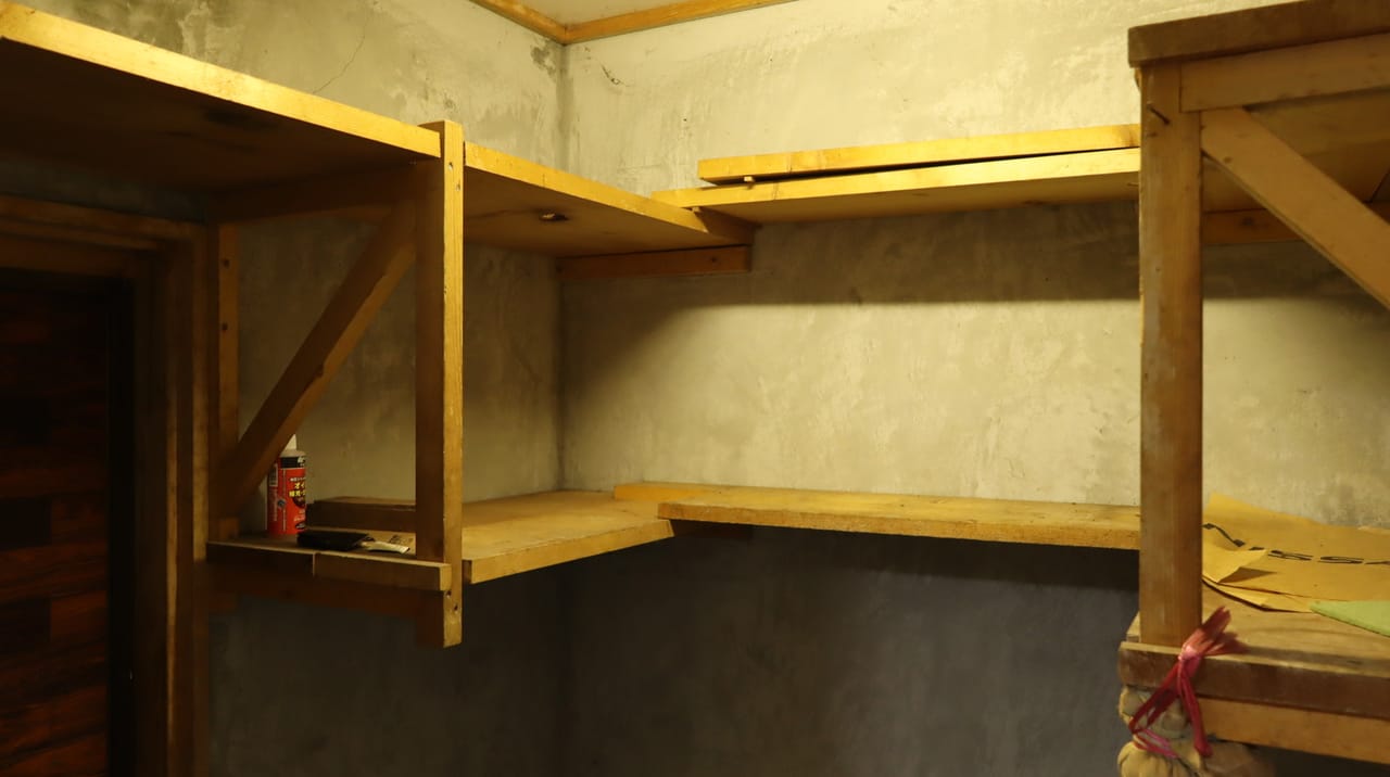 1階キッチン横収納