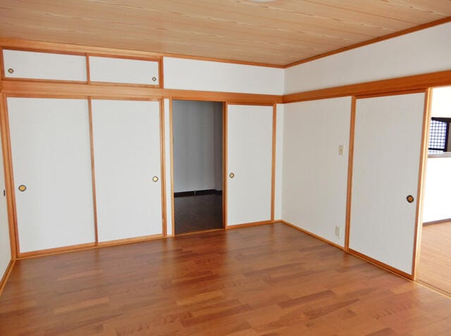 松本市並柳中古住宅　１階　洋室（１０．５帖）