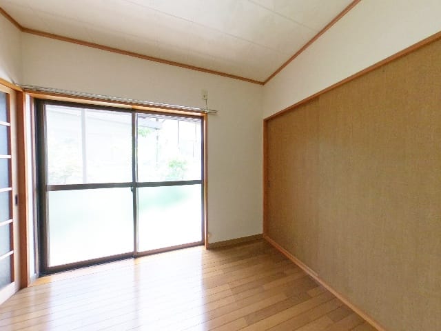 矢嶋アパート 102号室 洋室6帖