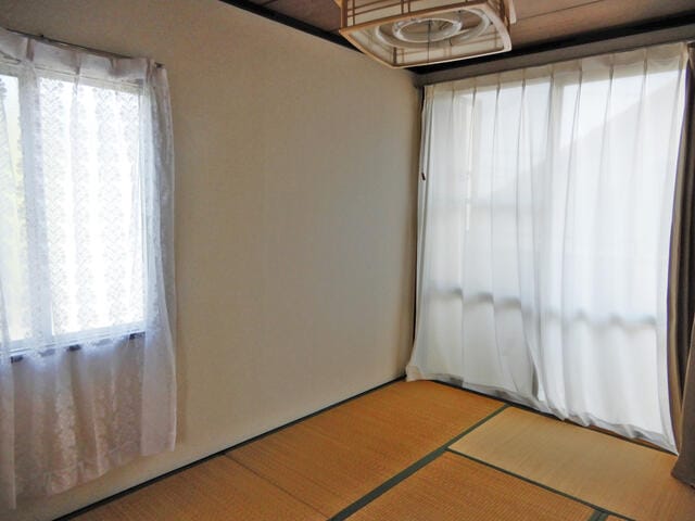 あやめコーポ 201号室 和室6帖(こちらのお部屋からバルコ