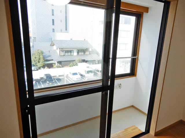 サンルーム 天候などに影響されずに洗濯物が干すことが可能です