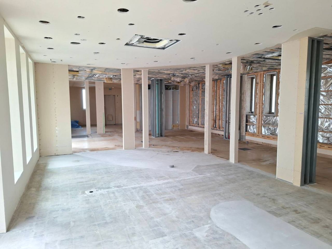 室内 スケルトン