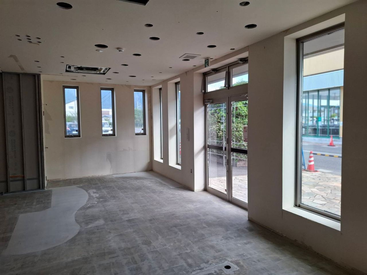 室内 スケルトン