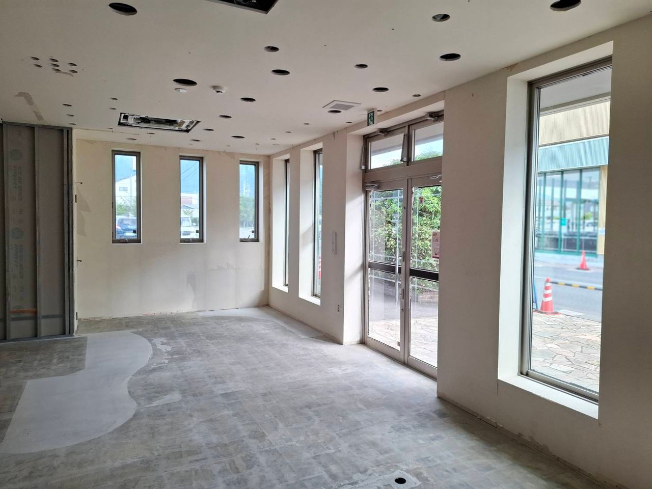 室内 スケルトン