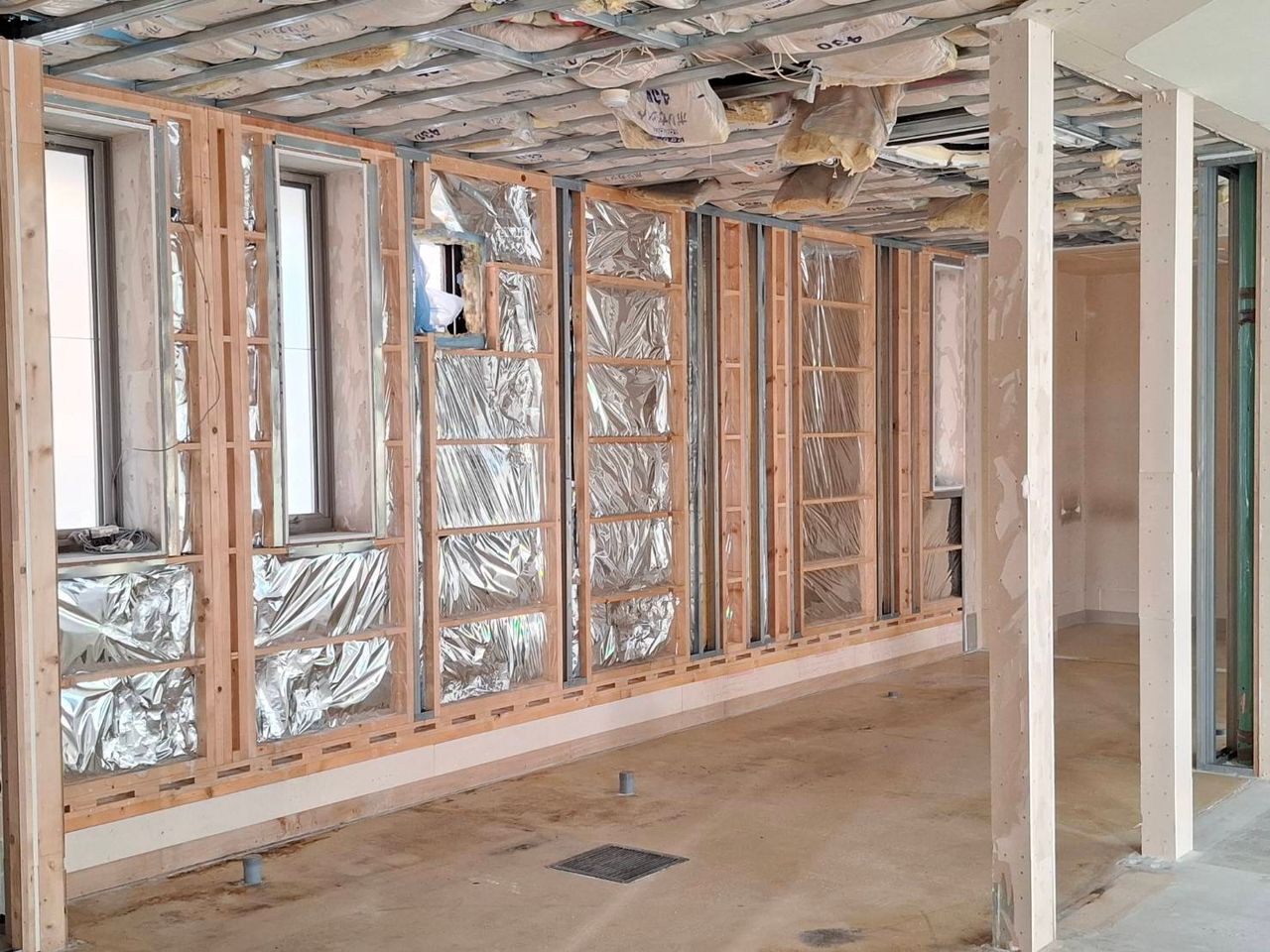 室内 スケルトン