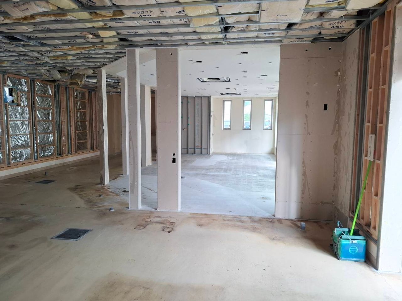 室内 スケルトン