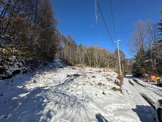 対象地 松本市内は雪なし晴天、当安曇は雪が積もり晴天でした。2025.12.6撮影