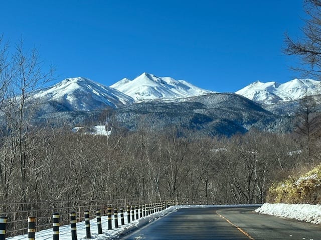 対象地から約1000m道路からの乗鞍岳 2025.12.6撮影