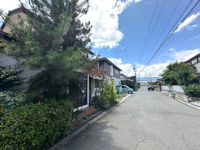 前面道路東側から西方面(2026.6撮影)