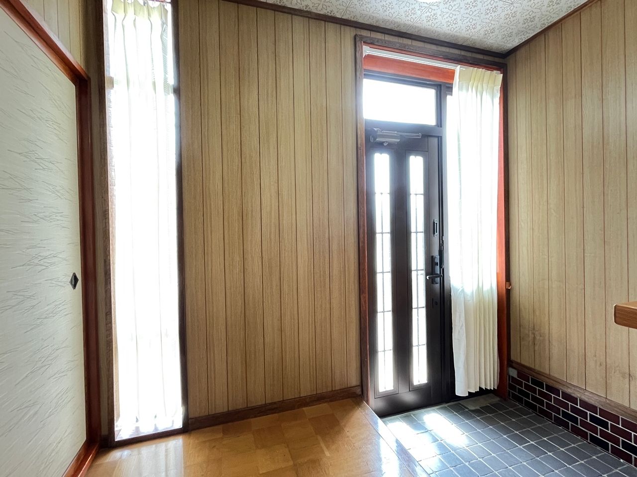 木の温もりを感じる、迎え入れる空間になっています。