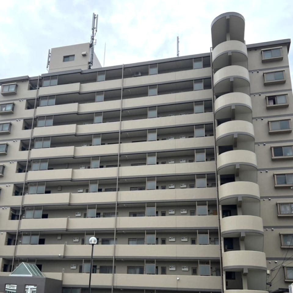 ザ・ビッグまで徒歩7分、複合商業施設や販売店多数の便利なエリア。保育園が徒歩圏内で子育て世代にも◎