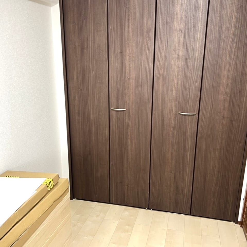 北側洋室には大容量クローゼット付き。ベッドを置いてもゆったりの広さで、寝室におすすめです。