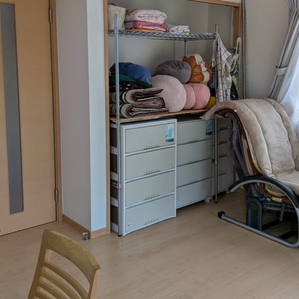 LDKのクローゼットは、ご家族のコート類や掃除道具など毎日使うアイテムの収納に大活躍。