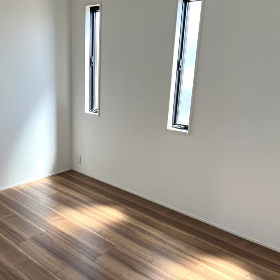 2Fには主寝室の他、5帖前後の居室が3部屋。全部屋クローゼットスペース付きが嬉しい。