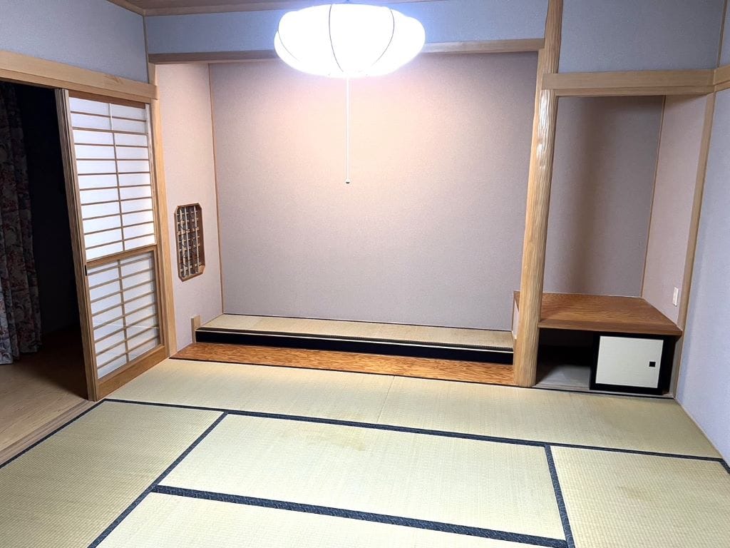 客間としても便利な和室。日当たりが良いので、お子様のお昼寝にも気持ちの良いお部屋です。