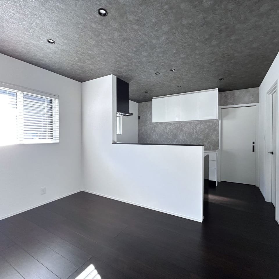 奥行きのあるLDKはキッチンからの見通しも良く、家事をしながらダイニング、リビングの様子を見守れます。