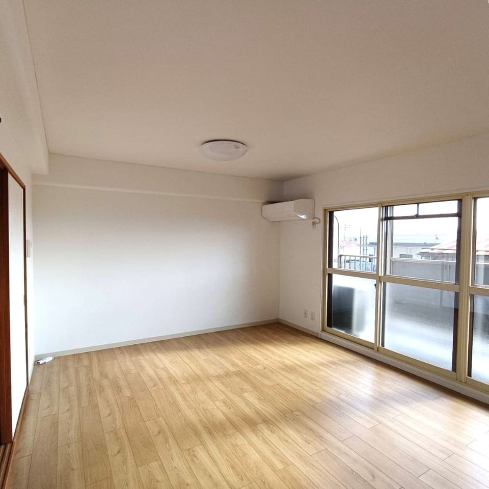 リビングスペースとキッチンに仕切りがないので、料理中もご家族とコミュニケーションが取れる嬉しいLDK。