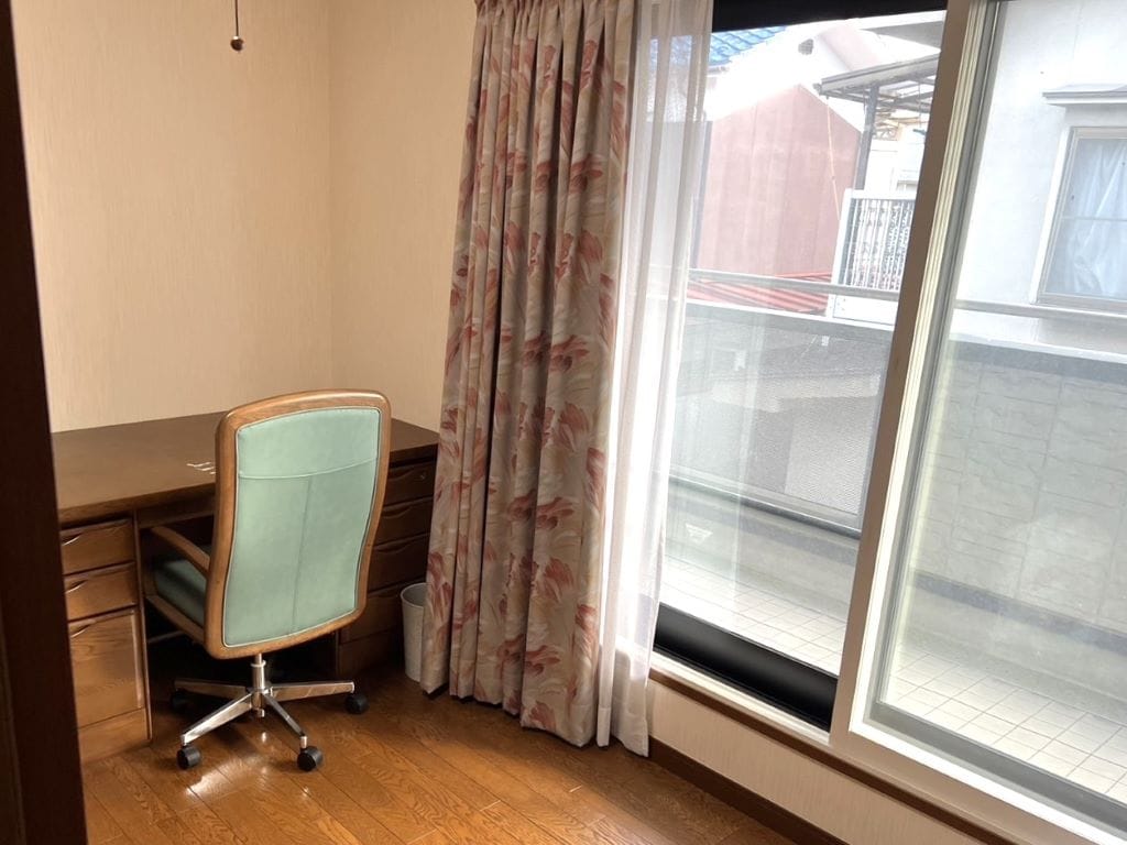 お仕事や趣味スペースとして嬉しい書斎。机や本棚を置いてもゆとりのあるスペースです。