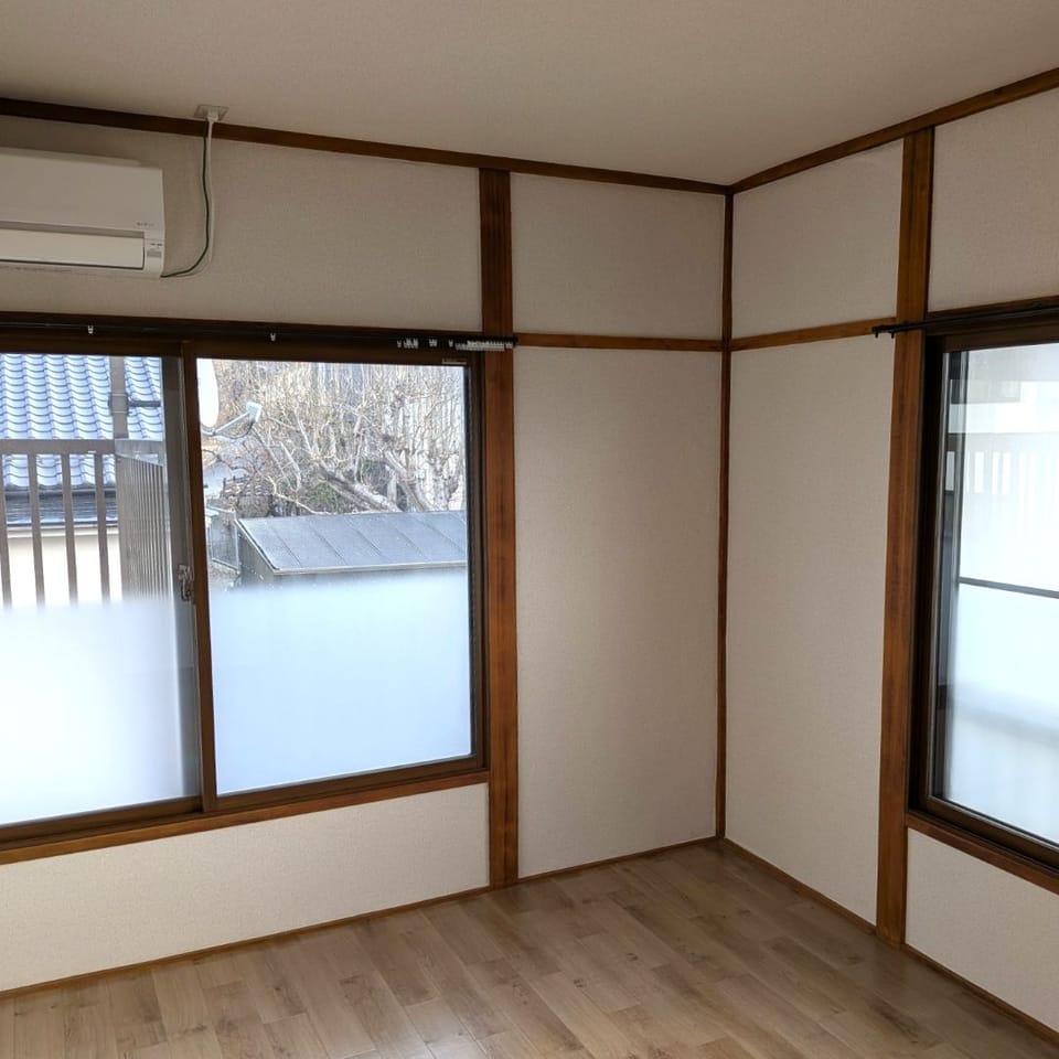 南東向きの洋室は、やさしい光に包まれ、朝の時間を気持ちよく迎えられるお部屋です。