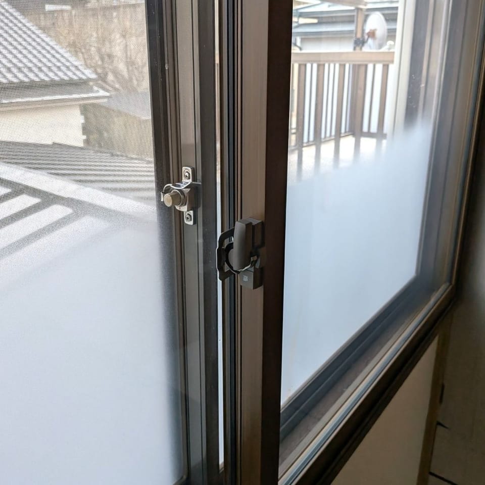 二重サッシ窓へ交換済で、断熱性と遮音性が向上。季節を問わず、より快適にお過ごしいただけます。