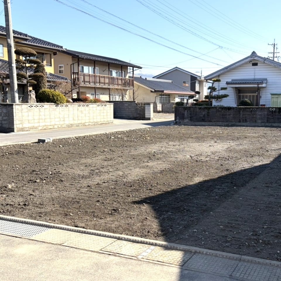 敷地面積はのびのび77坪。駐車スペースはもちろん、お庭や物置も確保しやすく、ゆとりある暮らしが叶う広さです。