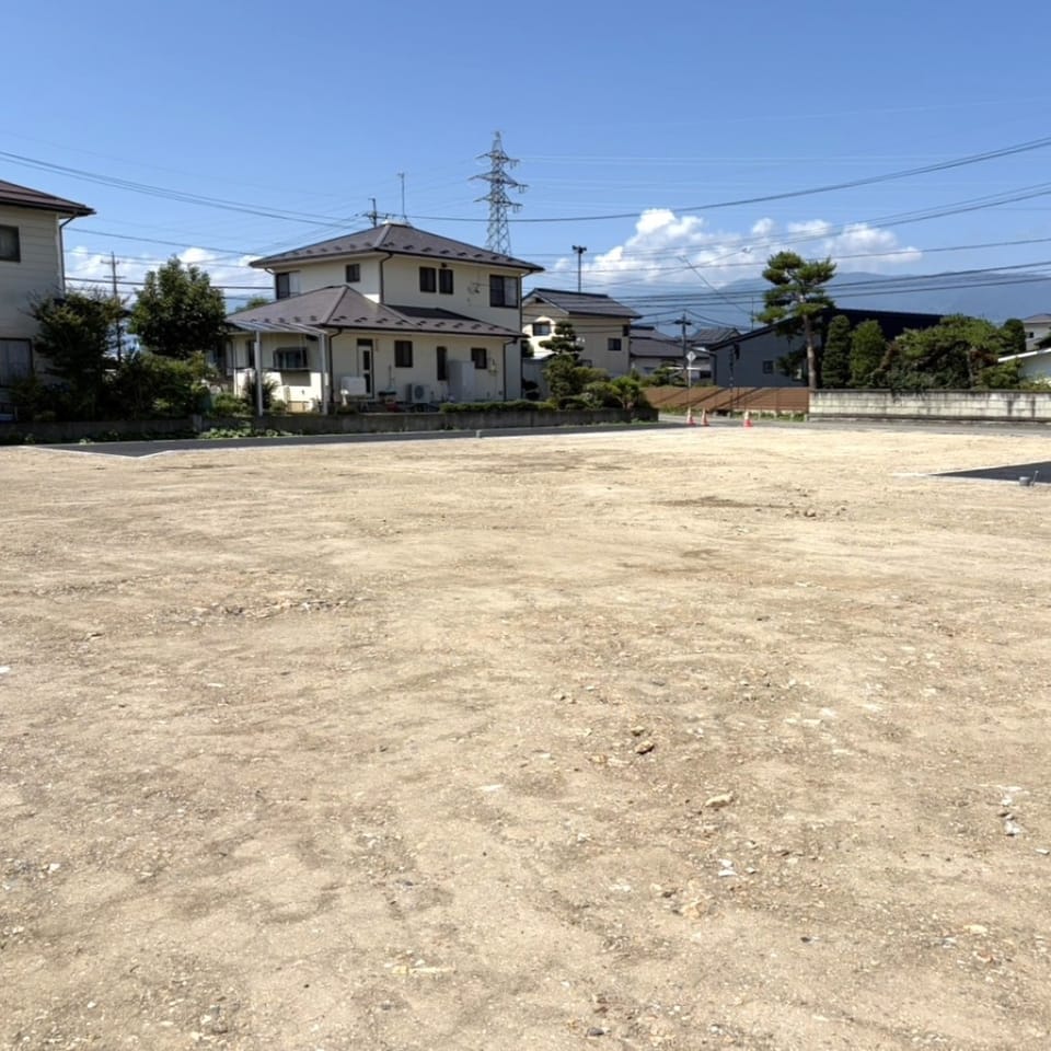 幼稚園まで徒歩3分。公園や信州スカイパークも身近にあり、のびのびと子育てを楽しめる住環境です。