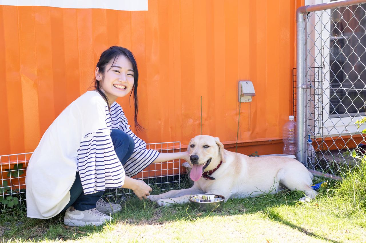 わんちゃんも思い切って走れる広い敷地! ドッグランも可能なゆとりの広さで、家族がのびのび暮らせる住まいを実現。 ペットと一緒に楽しむ特別な時間、理想の暮らしがここにあります。