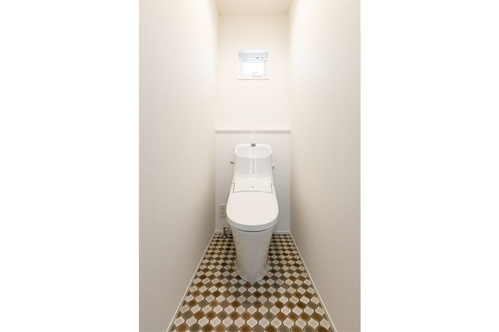 【トイレ】トイレはウォシュレット付き、暖房便座など機能が盛りだくさんです。