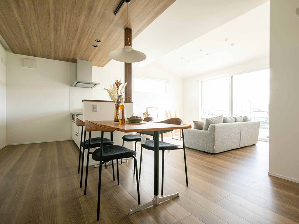 【LDK】家事をしながらも、家族の笑顔がすぐそばに。(写真は同コンセプトの建築事例です)