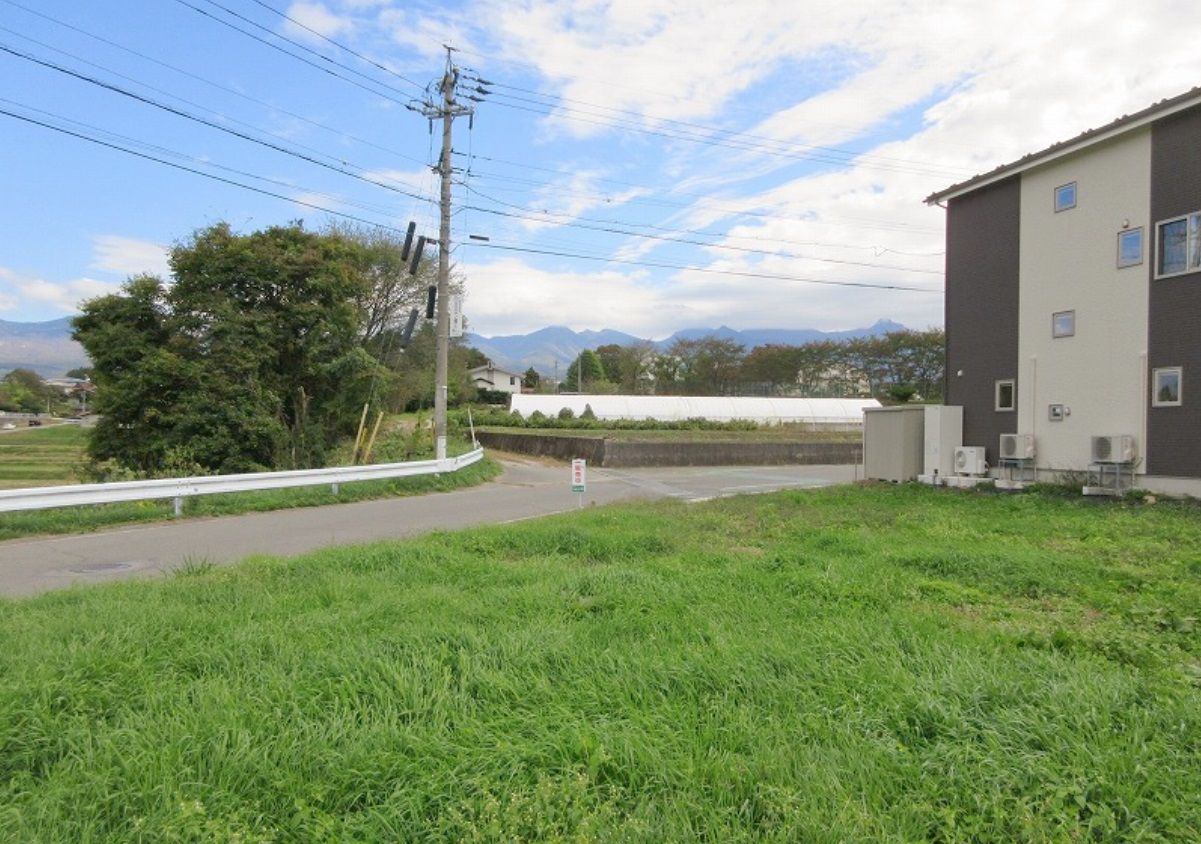 物件東方向を撮影、八ヶ岳が見える(2025年10月)