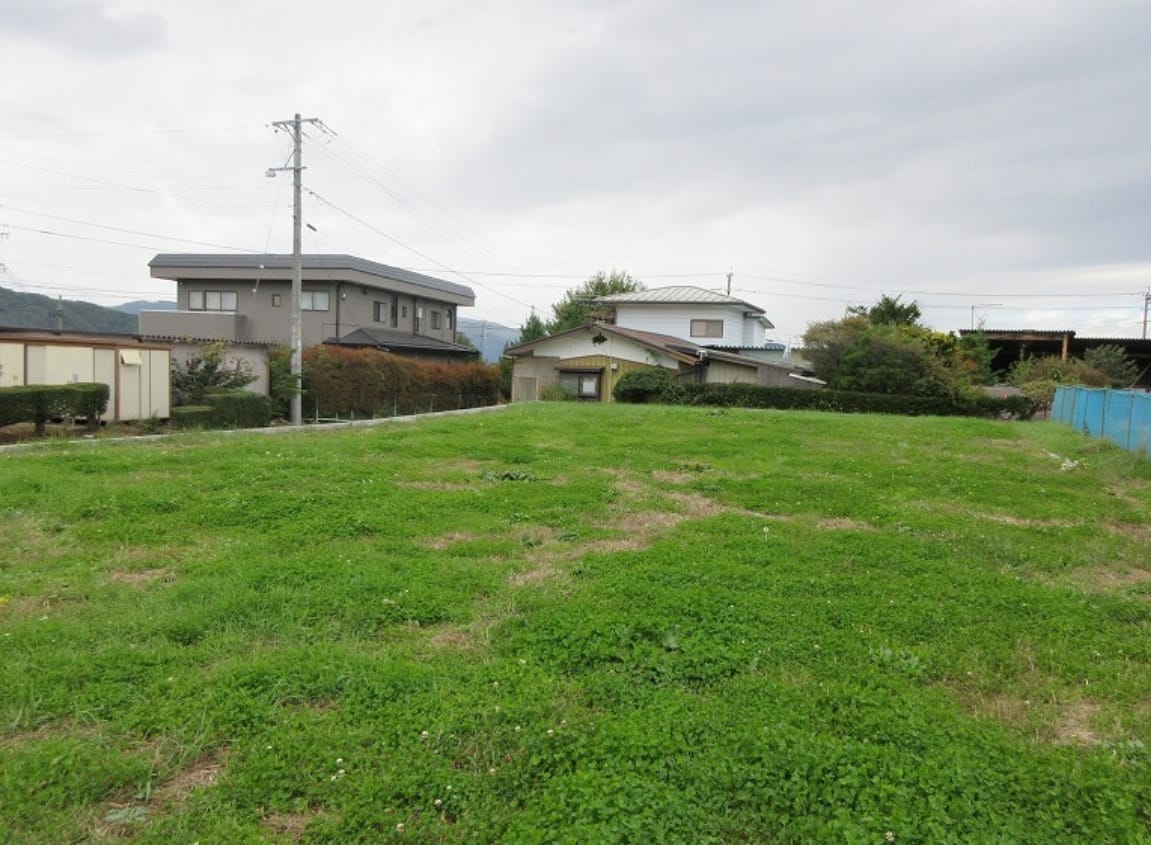 物件西方向を撮影(2025年10月)