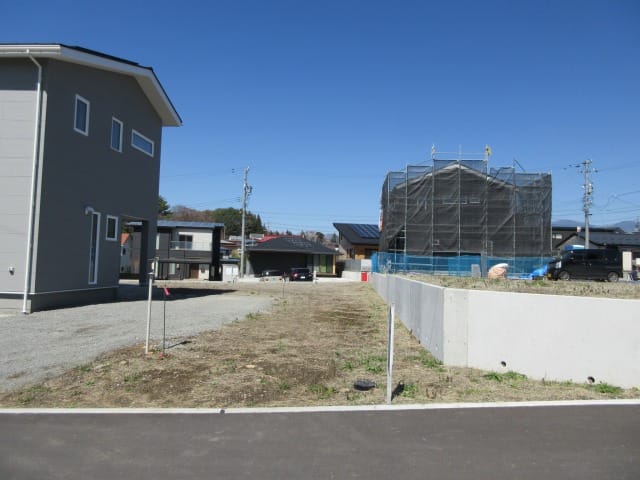 前面道路から物件を撮影(2026年4月)