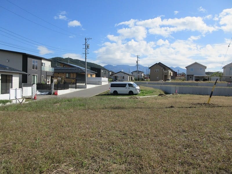 物件から東方向を撮影(2025年10月)