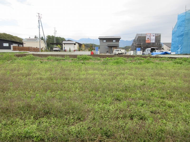 物件東方向を撮影(2025年10月)