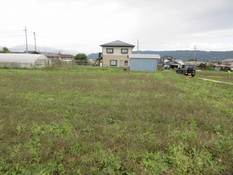 物件西方向を撮影(2025年10月)