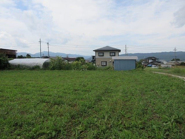 物件西方向を撮影(2025年8月)