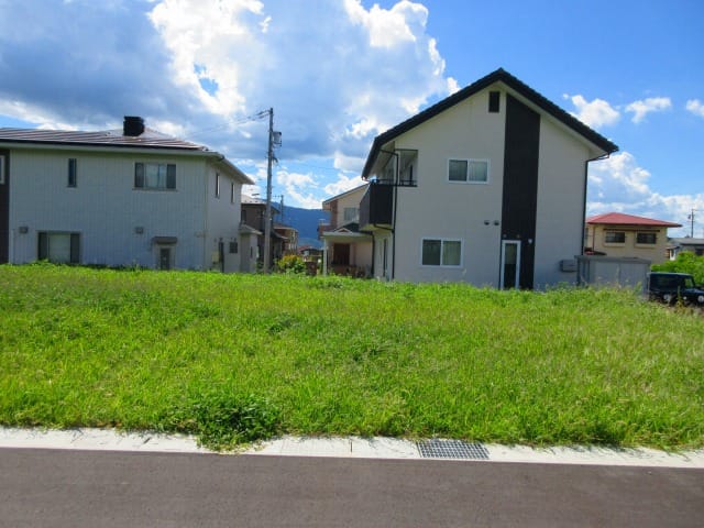 前面道路から西方向を撮影(2026年8月)