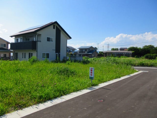 前面道路南側から撮影(2026年7月)