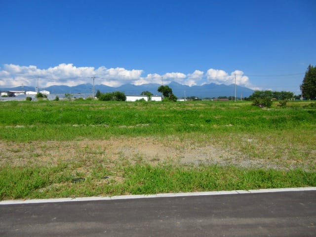 前面道路から東方向を撮影(2026年7月)
