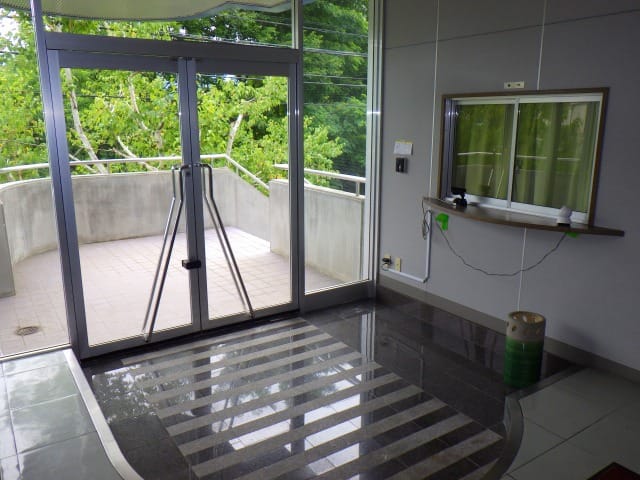 2F 玄関