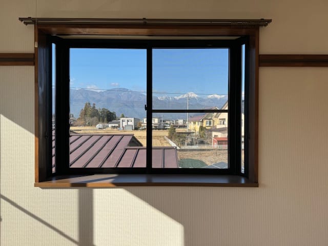 洋間4帖(西側出窓)