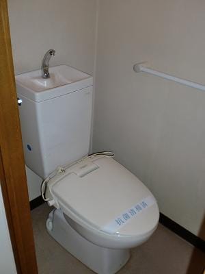 洋式水洗トイレ