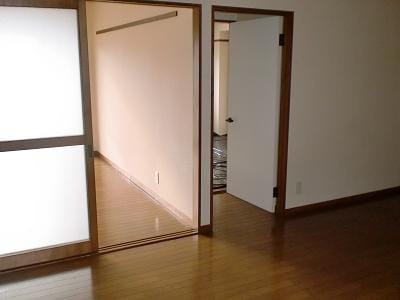 キッチンからの各部屋入口