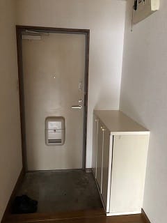 玄関。下駄箱