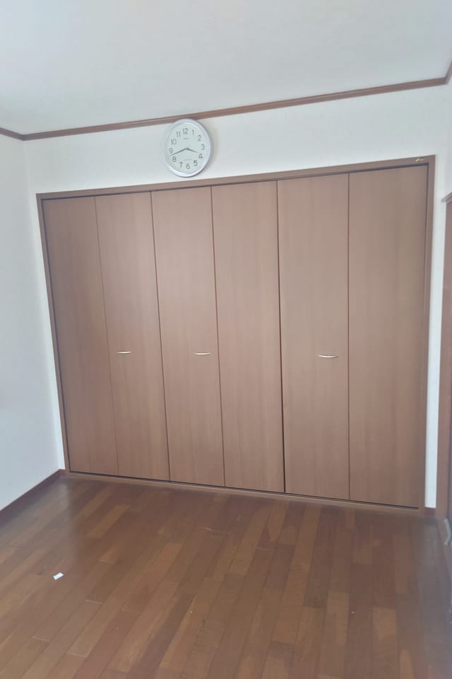 2階洋室6帖収納