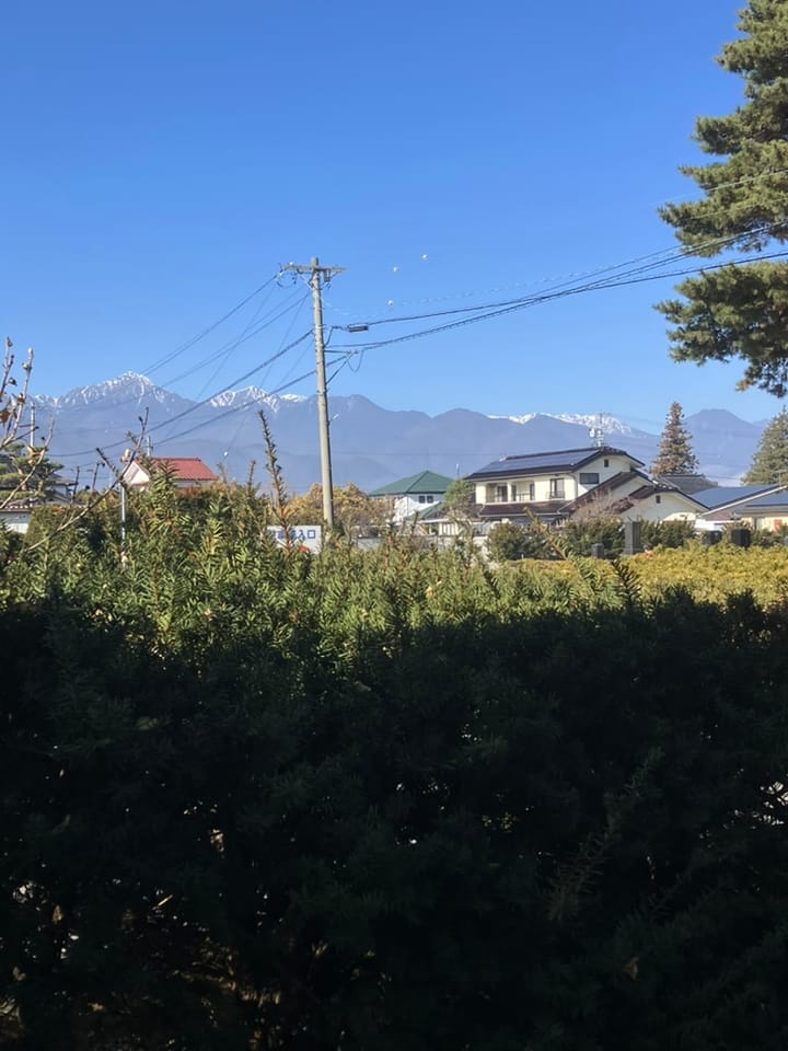 西側の部屋からは北アルプスが綺麗です